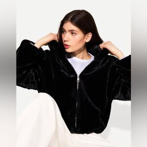 NWT PrettyLittleThing Black Faux Fur Zip Teddy Jacket – Oversized – Small (6)